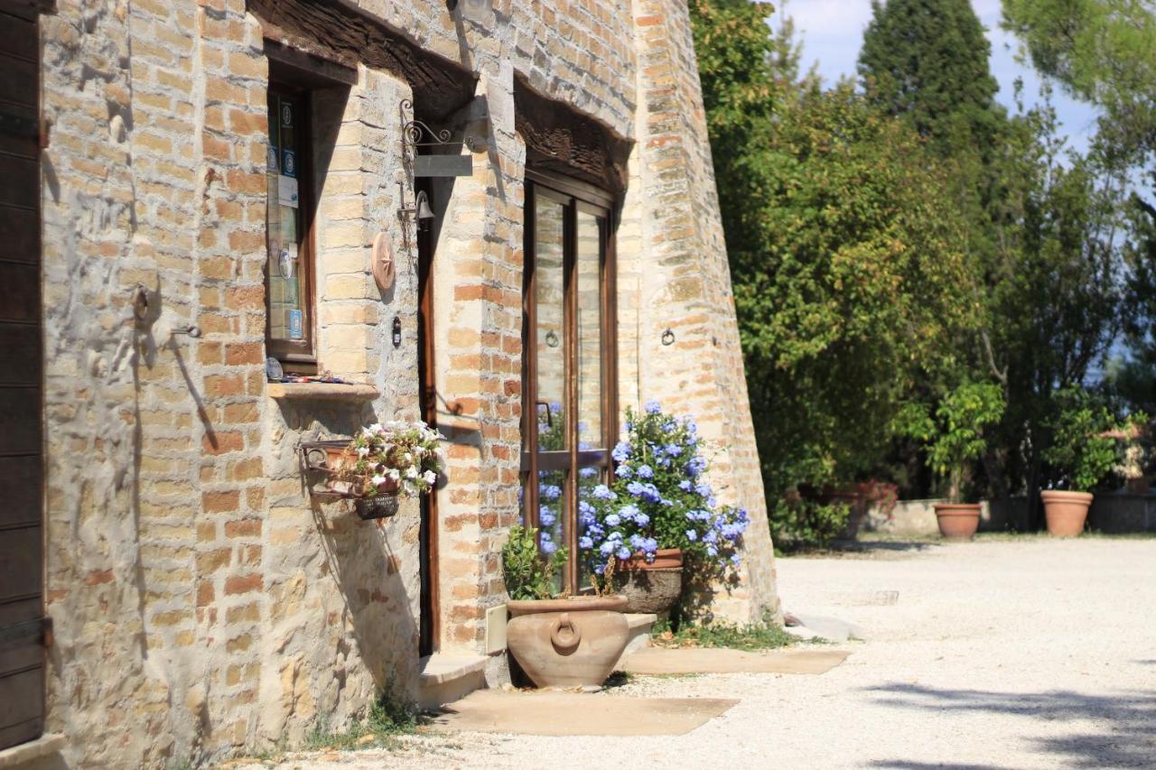 Agriturismo Camiano Piccolo Монтефалько Экстерьер фото