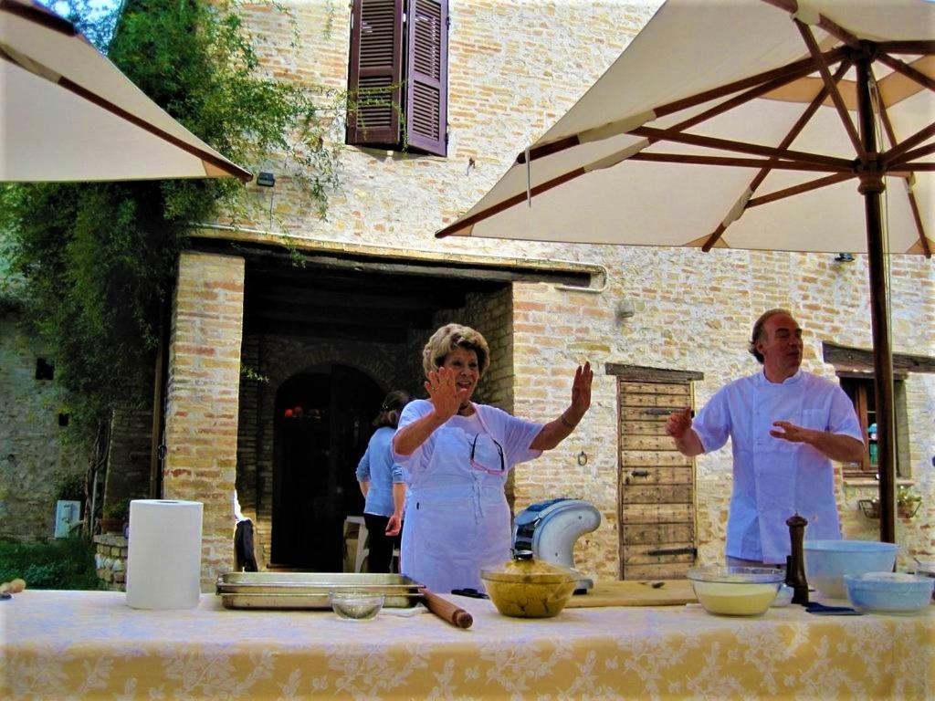 Agriturismo Camiano Piccolo Монтефалько Экстерьер фото